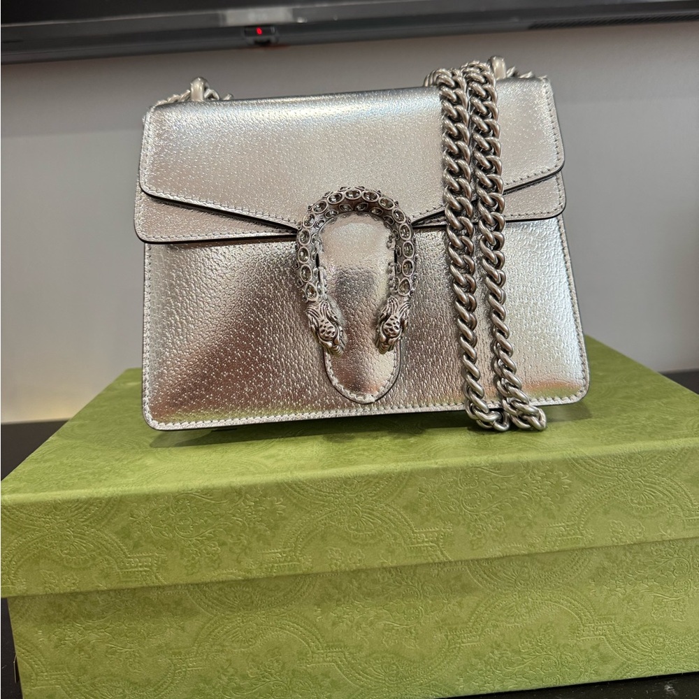 Gucci Authentic Silver Chain Shoulder Bag